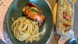 Cauda de lagosta com espaguete ao limão